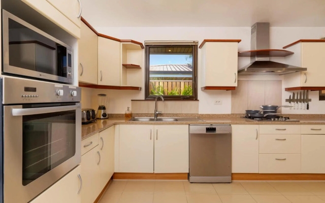 Magnificent 5 Br Villa with pool: amazing views