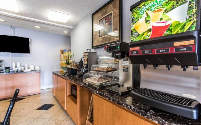 Econo Lodge Inn & Suites Huntsville University Area