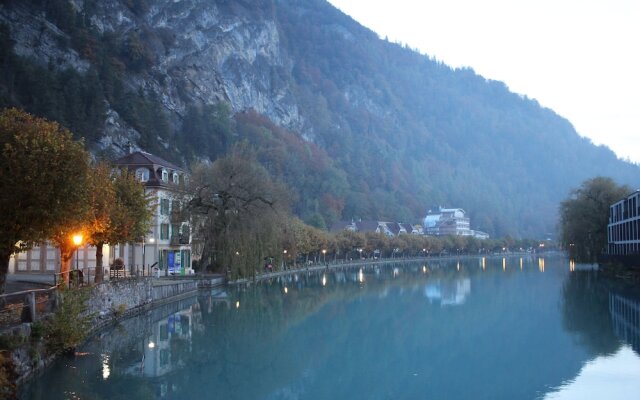 The Aarburg Hotel & Café