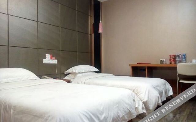 Thank Inn (Shenqiu Dongguan Bus Station)