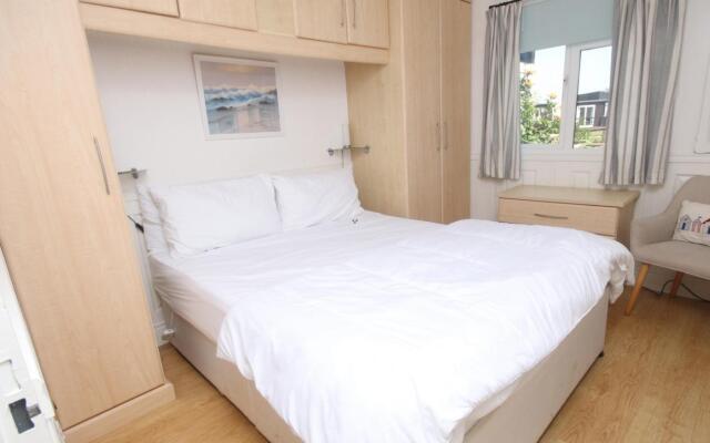 37B Medmerry Park 2 Bedroom Chalet