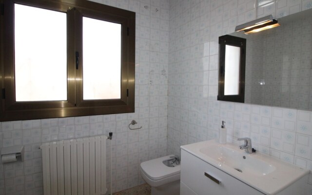 Alluring Holiday Home in Empuriabrava With Pool