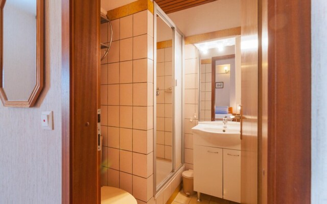 Nice Apartment in Splitska With 1 Bedrooms and Wifi