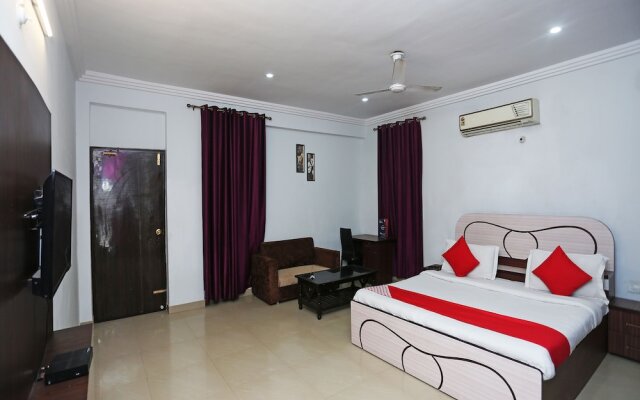 OYO 10198 Hotel Aris