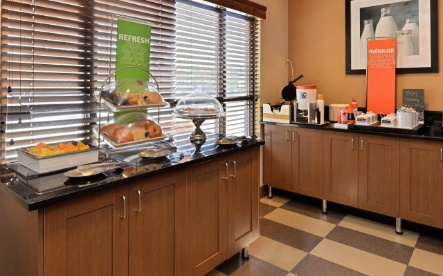 Hampton Inn Portland East