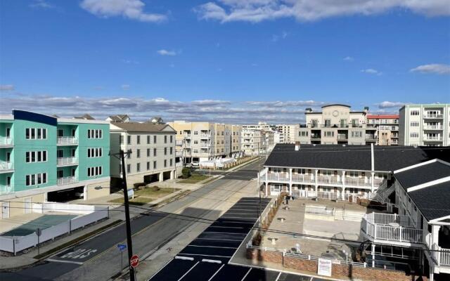 Wc408 East Farragut Road, Unit 302