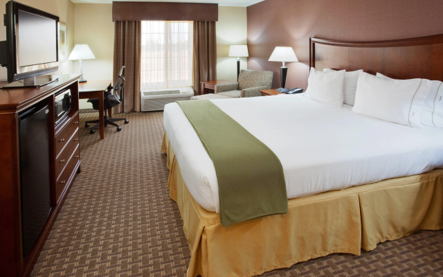 Holiday Inn Express & Suites Willows by IHG