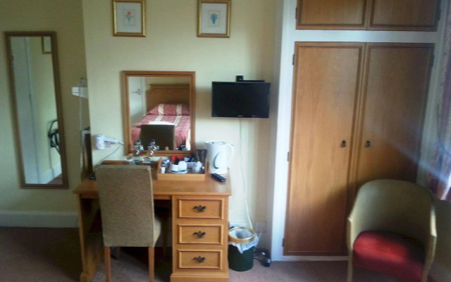Nyton Hotel