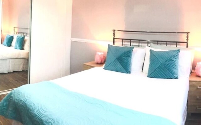 Luxury Open Plan 3bed Townhouse in Abergele