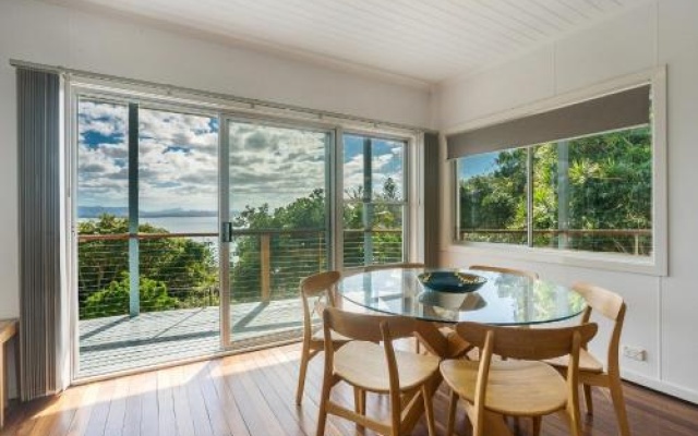 Byron Bay Accom 13 Brownell Drive Wategos Beach - Beach House – Balcony – Byron Bay