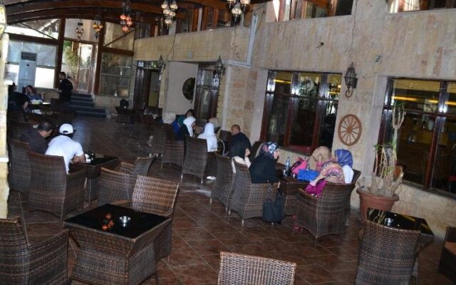 Joude Hotel