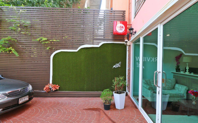 Nida Rooms Ratchathewi Makkasan Silver