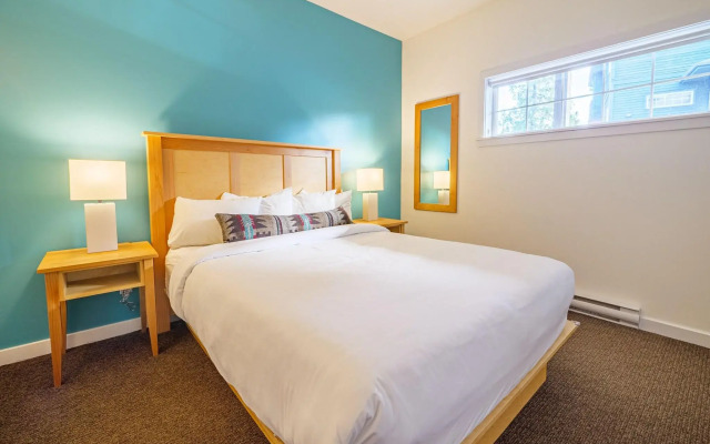 Waters Edge Shoreside Suites