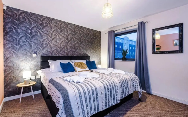 Impeccable 2-bed Apartment in Liverpool