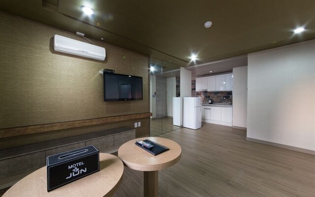 Jun Motel