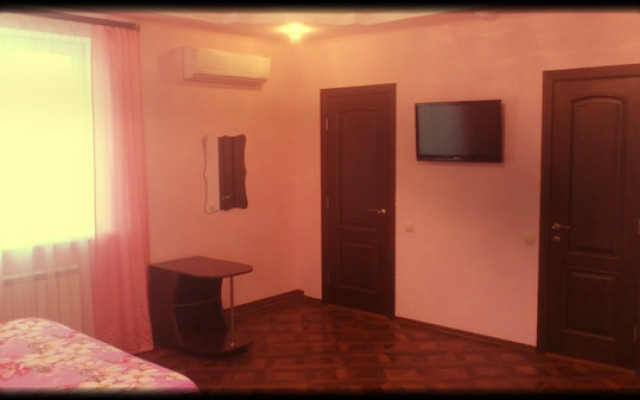 Hotel Complex Araks