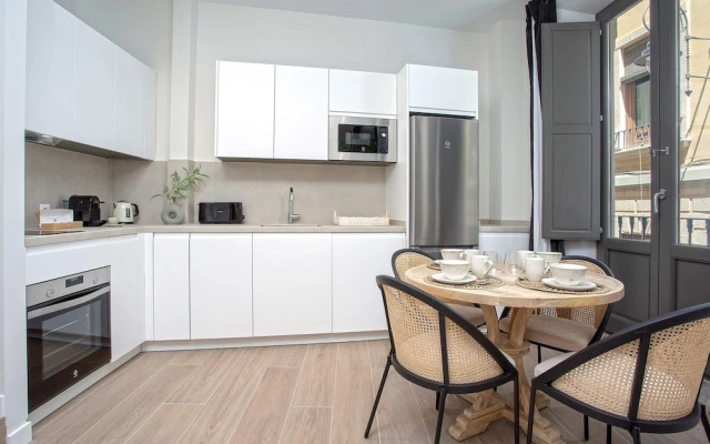 Exclusive 2-bedroom Near the Cathedral. San Matías I