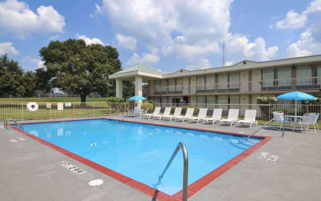 Days Inn by Wyndham Forrest City