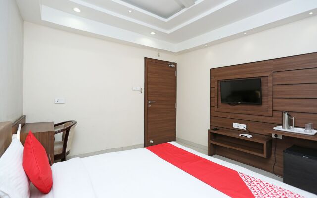 Capital O 8650 Hotel Johri Residency