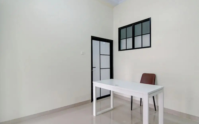 OYO 94758 Kamila House – Guest Rooms – Pekanbaru