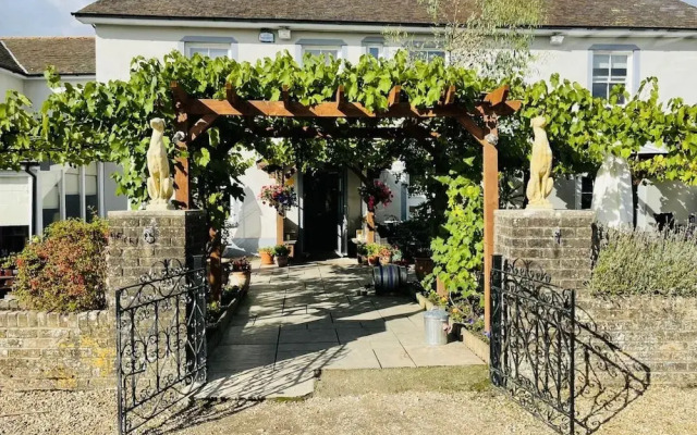 Greyhound Inn