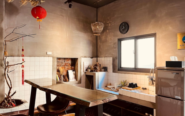 Yian Branch2 Backpacker lnn