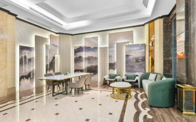 Jieyang Victoria Holiday Business Hotel