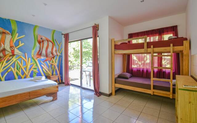 Tramonto ROJO Santa Teresa Guest House