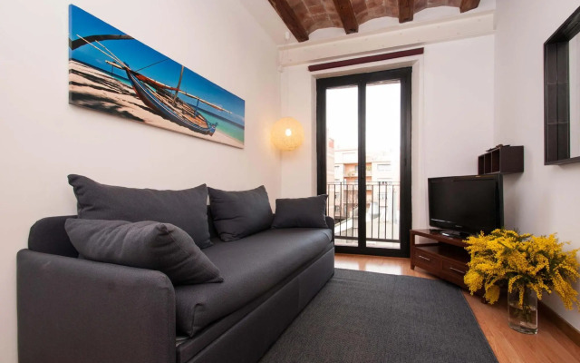 Liceu Apartments by gaiarooms