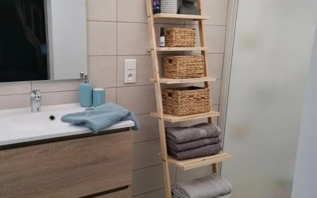 Duplex avec piscine et extérieur