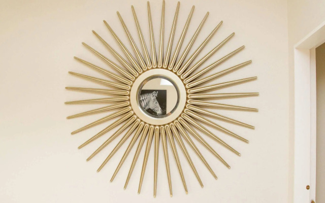 Swan House
