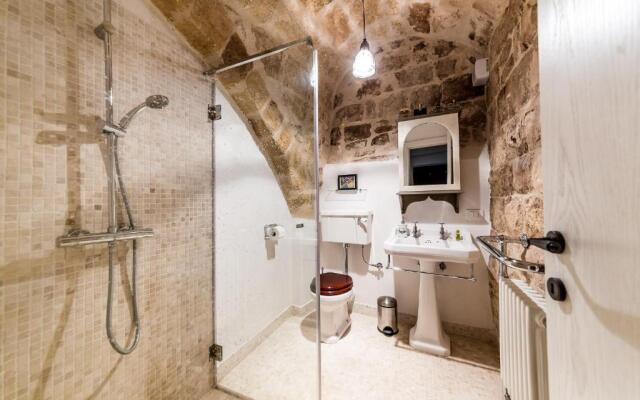 Itaca Home to Explorers