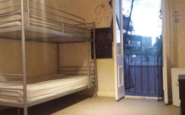 Asylum Sydney Backpackers Hostel