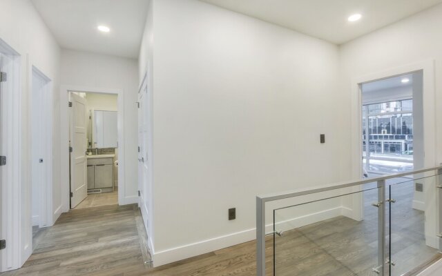 New Luxury Townhome 25
