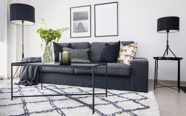 RDM - Stylish Holiday Apart with Ocean Views