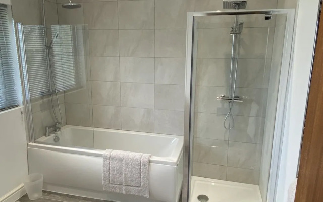Santa Rosa - 4 Bedroom Holiday Home