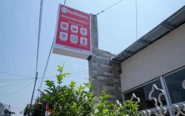RedDoorz Syariah near Jogja Expo Center