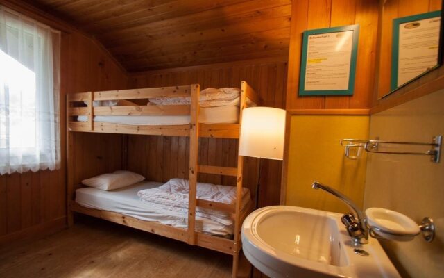 Lake Lodge Hostel