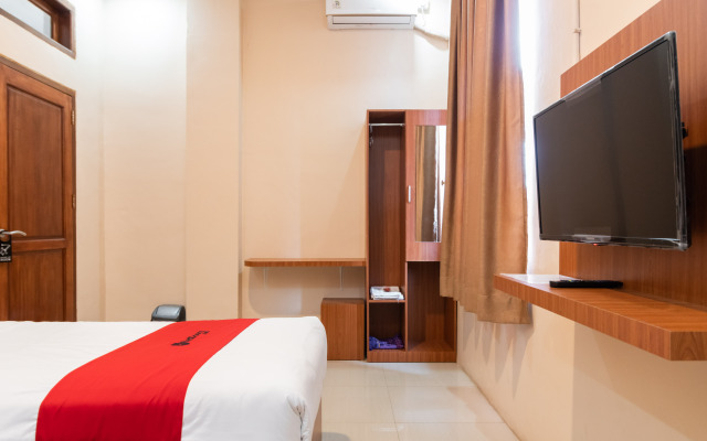 Reddoorz Syariah Near Rs Mata Padang