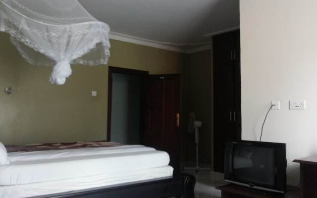 Pauline Hotel