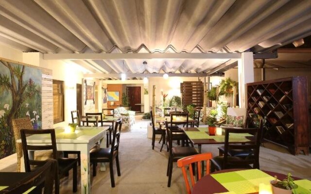 Airport Costa Rica B&B