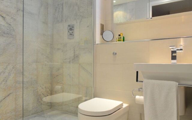 2 Bedroom Canal Apartment Close to Shoreditch