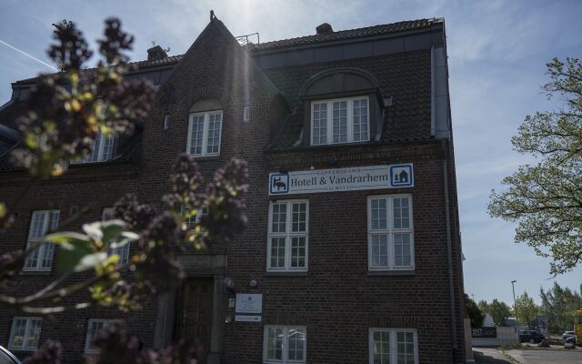 hotelImage