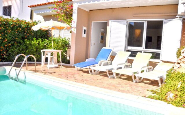 "A Modern, Comfortable and Well Equipped Linked Villa With Private Pool and A/c"