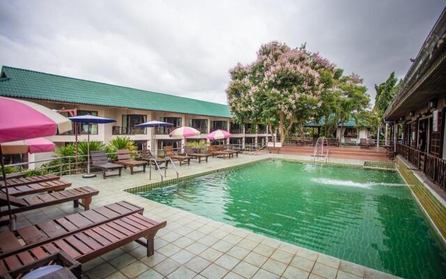 Cha Am Villa Beach (SHA Plus+)