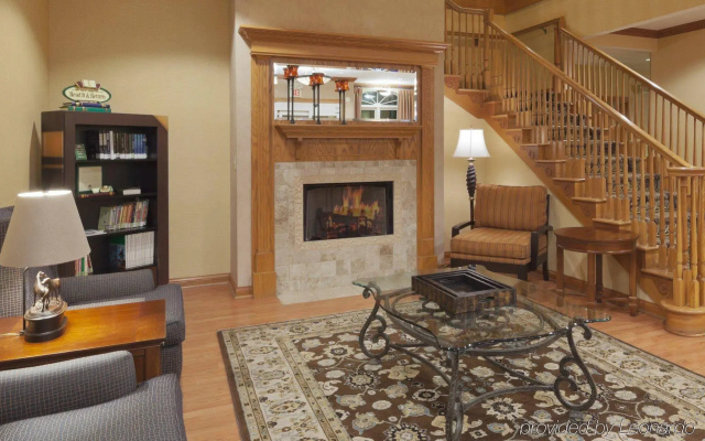 Comfort Inn & Suites Cuyahoga Falls - Akron