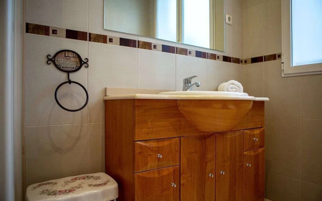 Lovely 3bed W/balcony in Madrid City Center