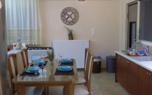 Nikos House Megara