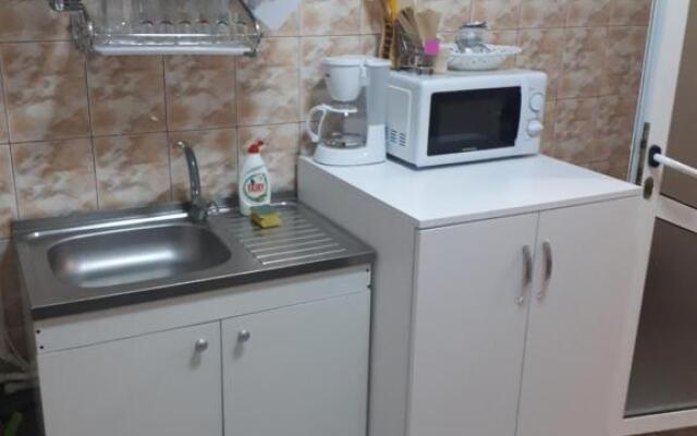 apartament 2 camere semidecomandat "LA GICU"