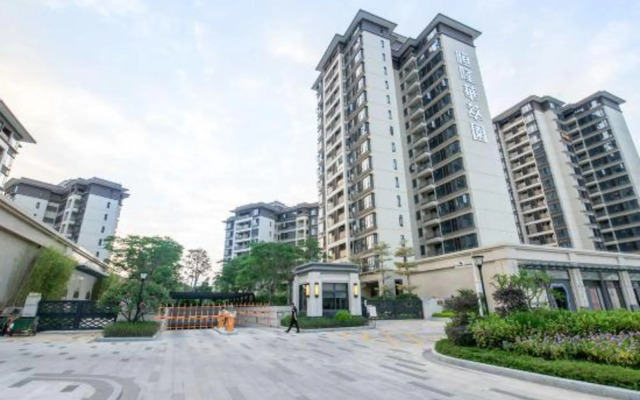 Four Seasons Mansion Apartment Hotel